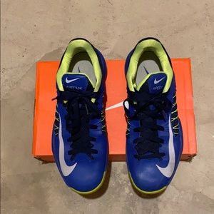 Men’s Nike sneakers
